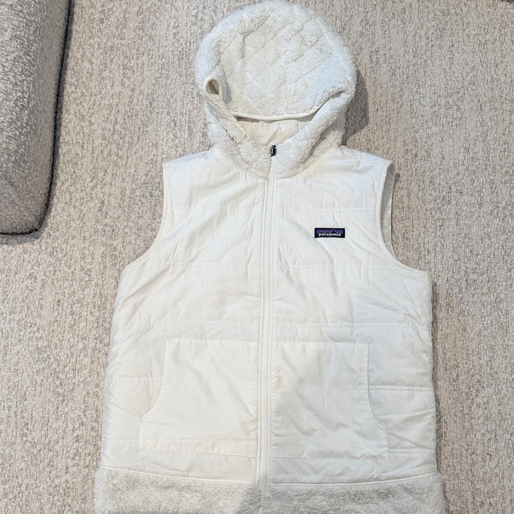 Patagonia Off-White Fleece Hooded Vest